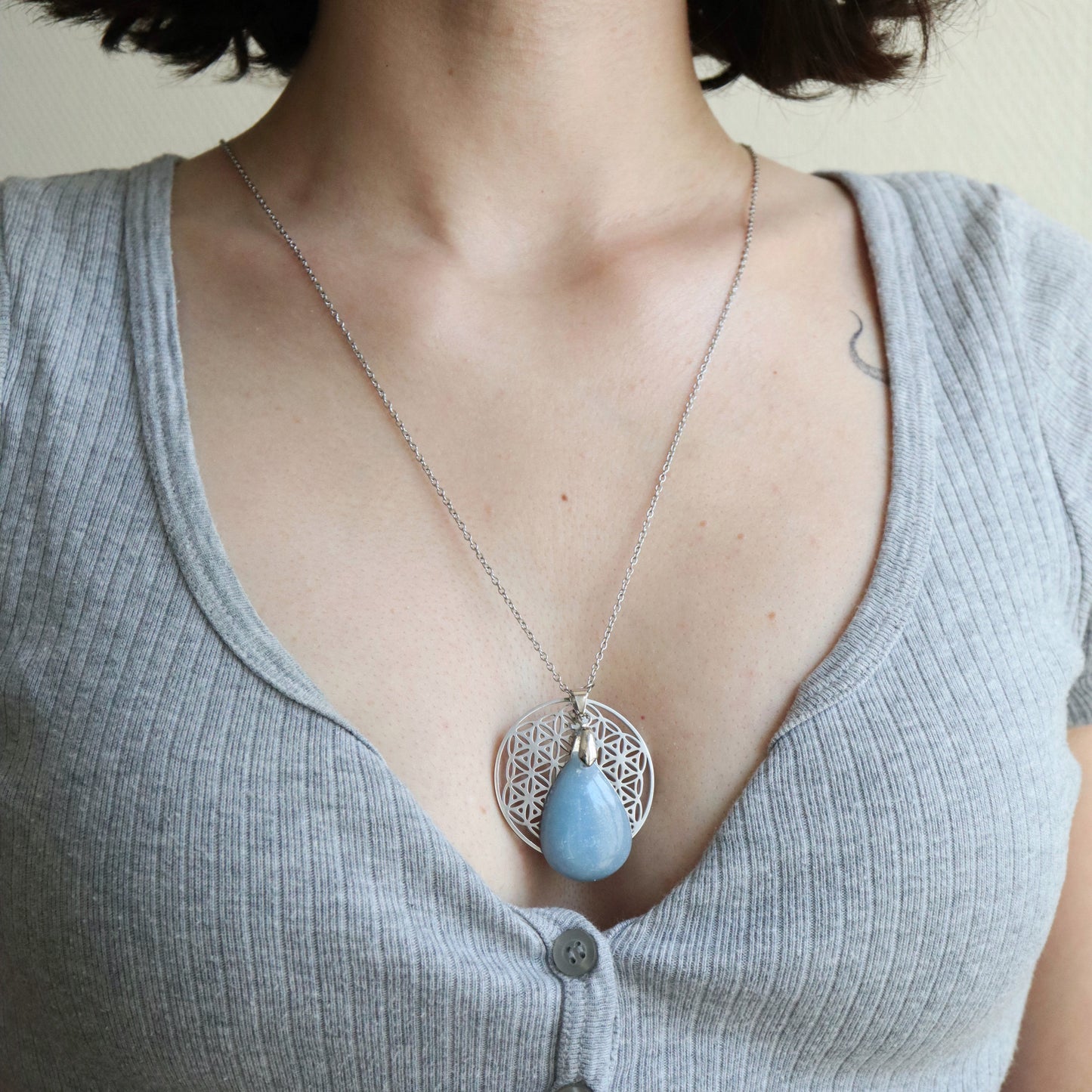 Talisman d’apaisement ☽ Angélite & fleur de vie