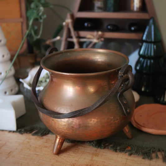 Chaudrons et encensoirs