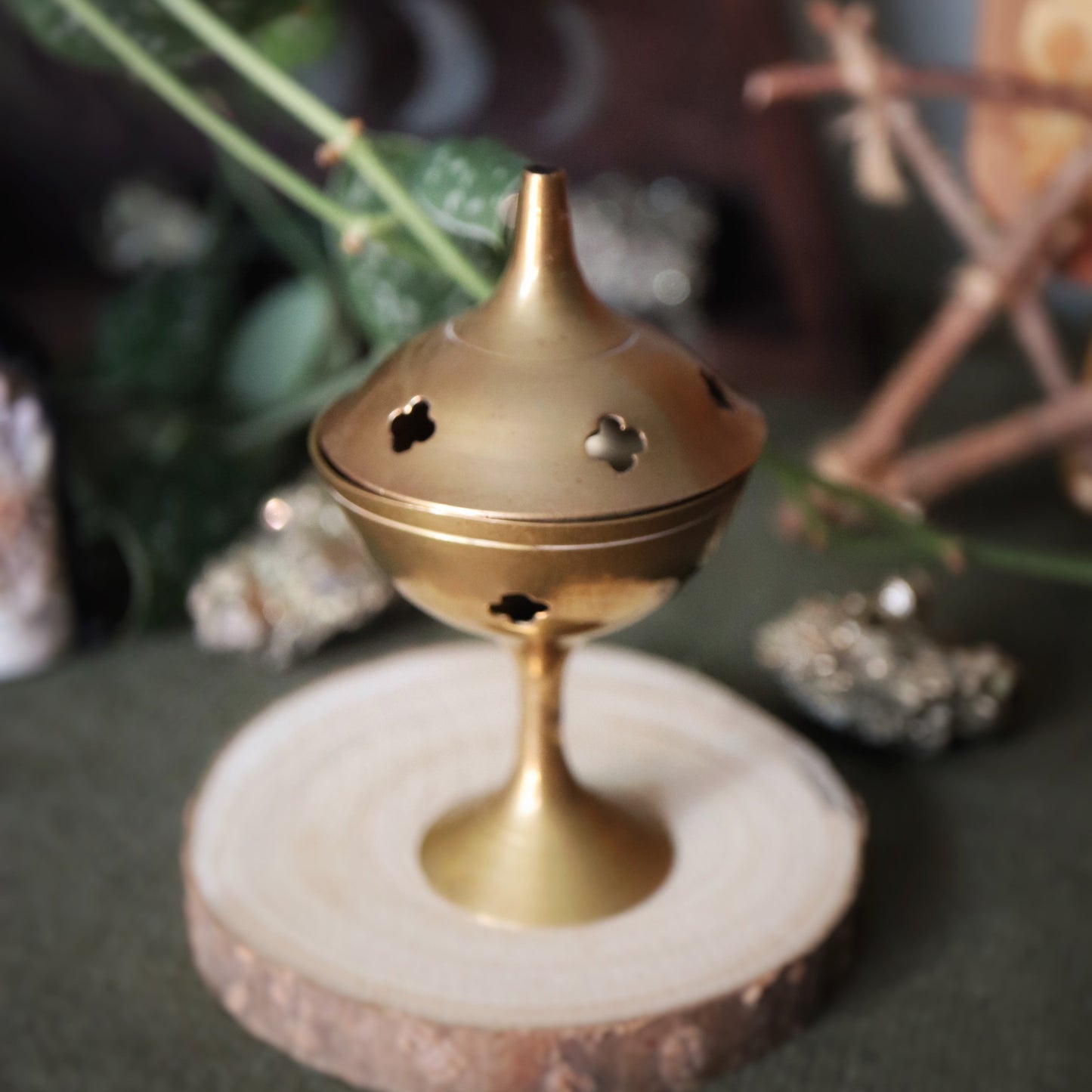 Chaudrons et encensoirs