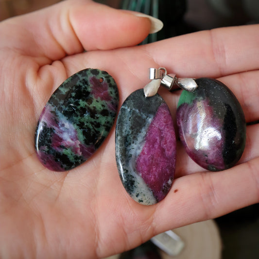 Pendentif Rubis zoïsite