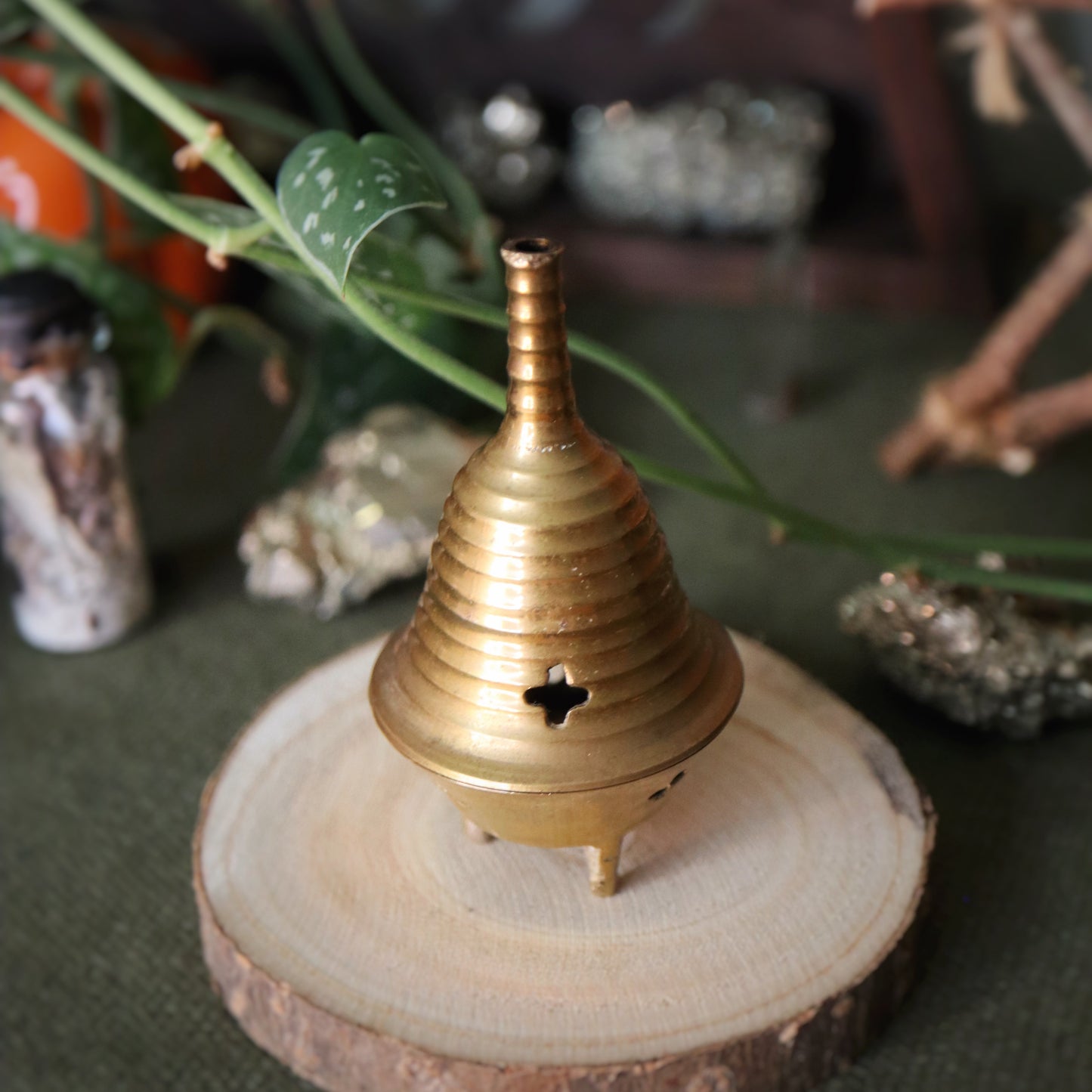 Chaudrons et encensoirs